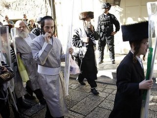 49 fanatik Yahudi Mescid-i Aksa’ya baskın düzenledi