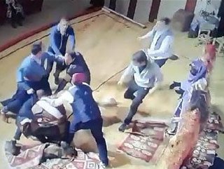Tokat’ta tiyatro oyuncusuna sahnede saldırı
