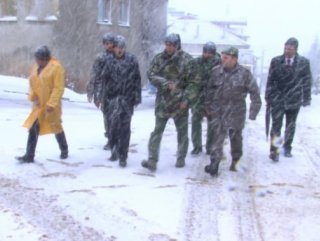 Düşen askeri uçak için kaza kırım ekibi bölgede