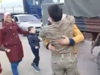 People say their goodbyes to Turkish soldiers