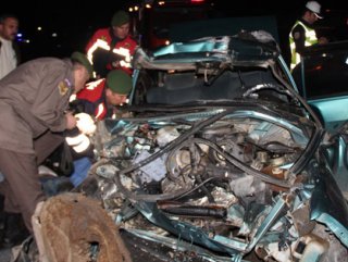 Alaşehir’de trafik kazası: 3 kişi öldü, 2 kişi yaralandı