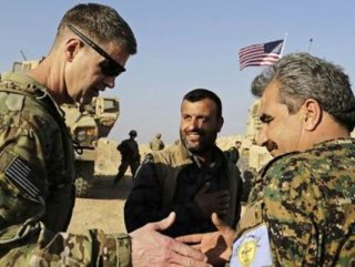 Amerikalı komutanlar Münbiç’te YPG’nin yanında