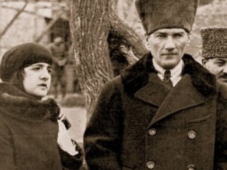 Atatürk’ün Latife Hanım’a hediye ettiği eyer satışta