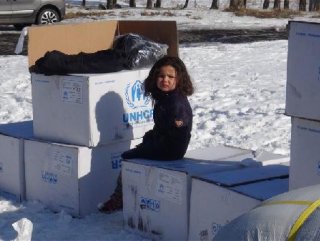 BM’den Kars’taki göçmenlere kışlık yardım