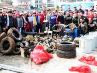 Bodrum’da denizden yarım ton atık çıktı