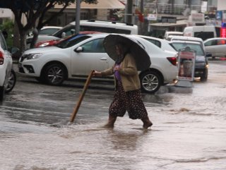 Bodrum’da sağanak yağış etkili oldu