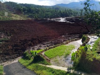 Endonezya’da toprak kayması 5 can aldı