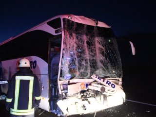 Konya’da yolcu otobüsü kamyona çarptı: 10 yaralı