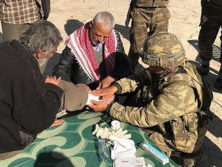 Mehmetçik Afrin’de şifa dağıtıyor