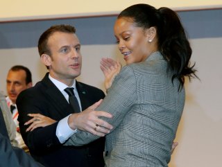 Senegal’de Macron ve Rihanna karşıtı gösteri