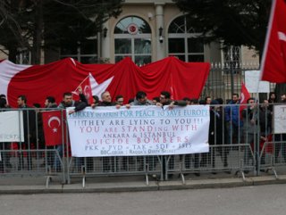 Türkler Macaristan’da terör yandaşlarına geçit vermedi