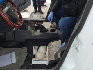 Van’da hafif ticari araçta 88 kilo eroin yakalandı