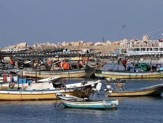 İran, Katar’a ait balıkçı teknelerini durdurdu