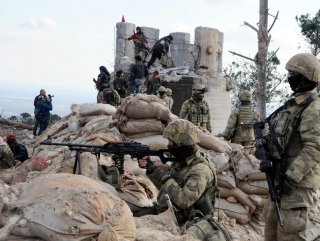 Afrin’deki komutandan mesaj: Vurup geçiyoruz