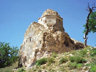 Bitlis’teki 600 yıllık kilise ve Kef Kalesi turizme kazandırılacak