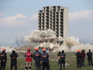 Bursa’da 300 kilo dinamitle patlatılan bina yıkılmadı