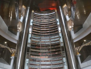 Dünyanın 24 katlı en yüksek milli kütüphanesi Cakarta’da