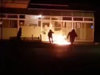 Teröristler Almanya’da camiye molotof attı
