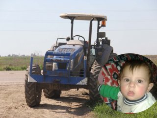 Traktörle 2 yaşındaki kuzeninin üzerinden geçti