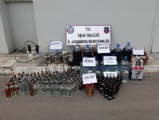 Uşak’ta 268 litre kaçak içki ve alkol yakalandı