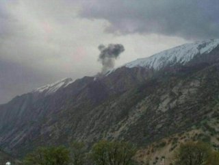 İran’da düşen uçaktaki 8 kişinin cesedine ulaşıldı