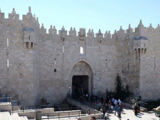İsrail Nablus’un giriş kapılarını kapattı