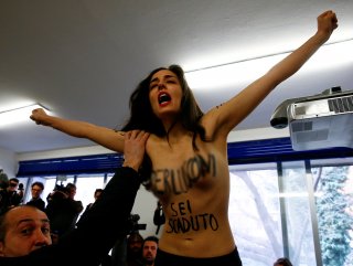 İtalya seçimlerinde Femen protestosu