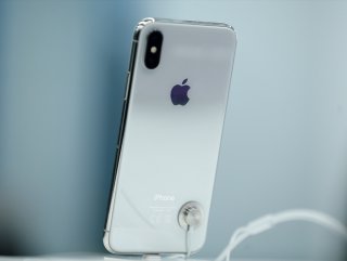 Apple’ın yeni iPhone’ları elde kaldı