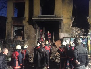 Beyoğlu’nda metruk binada çökme: 1 ölü