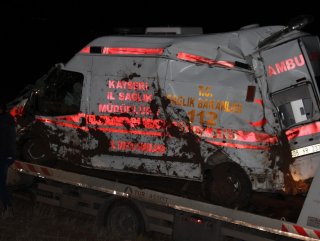 Kayseri’de ambulans şarampole devrildi