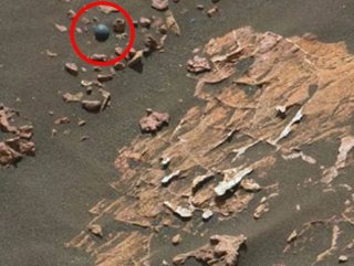 Mars yüzeyinde gizemli küre