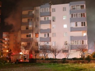 Patlayan bilgisayar yangın çıkarttı: 20 kişi etkilendi