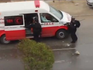 İsrail polisinden ambulansta gözaltı