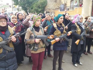 Afrin’deki sivil görünümlü kadın teröristler