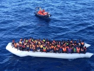 Akdeniz’de 25 göçmen kurtarıldı