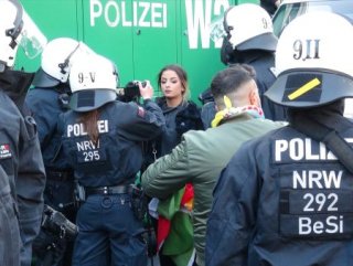 Almanya’da yasa dışı PKK yürüyüşü durduruldu