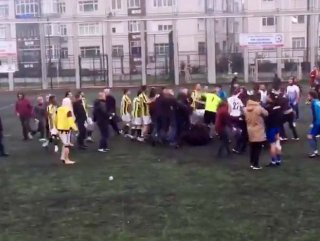 Amatör maç sonrası futbolcular tekme tokat kavga etti