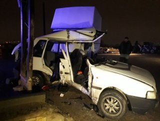 Ankara’da 3 kişi aracın içinde sıkıştı