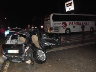 Antalya’da yolcu otobüsü ile otomobil çarpıştı: 1 ölü