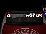 Antalyaspor takım otobüsüne taşlı saldırı