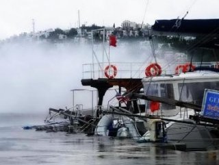 Bodrum’da fırtına tekneleri batırdı