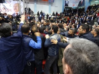 CHP İzmir İl Kongresi karıştı