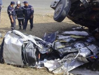 Cezayir’de minibüs ile taksi çarpıştı: 15 ölü, 20 yaralı