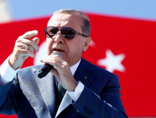 Cumhurbaşkanı&rsquo;ndan ABD&rsquo;ye bayrakları indirin uyarısı