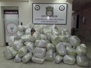 Diyarbakır&rsquo;da 1 ton 30 kilogram uyuşturucu ele geçirildi
