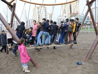 Diyarbakır’da Kent Meydanı çocukları sevindirdi
