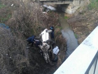 Edirne’de otomobil su kanalına uçtu: Baba ve oğlu öldü