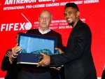 Eto&rsquo;o: Türk futbolcular 800 metre arkamda