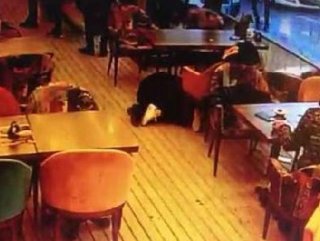 Konya’da kafeye ateş açıldı bir genç kız başından yaralan