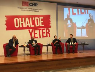 Nevşin Mengü CHP etkinliklerini kaçırmıyor
